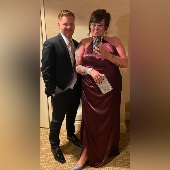 Wine color formal dress - Picture 5 of 7